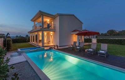 /international/hr/porec-istria-county-310109205787/
