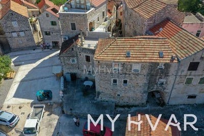 /international/hr/stari-grad-split-dalmatia-county-120095672066/
