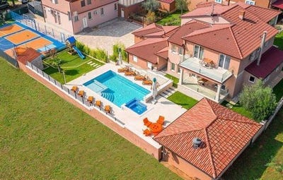/international/hr/pula-istria-county-120095974795/