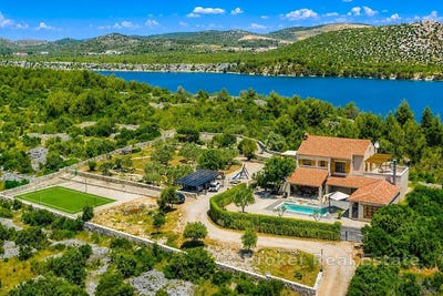 /international/hr/sibenik-bjelovar-bilogora-county-310107218578/