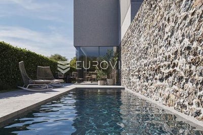 /international/hr/sibenik-sibenska-ulica-310103643481/