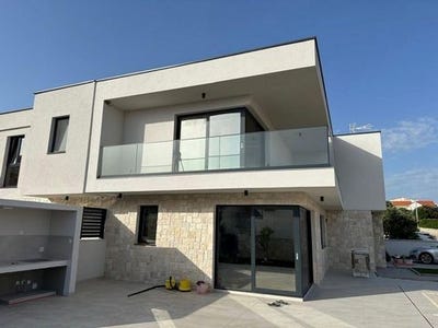 /international/hr/karlobag-lika-senj-county-120093495857/