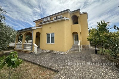 /international/hr/ugljan-zadar-county-310107219690/