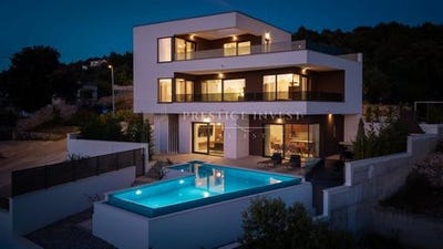 /international/hr/rogoznica-sibenska-ulica-310107917021/