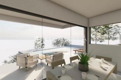 /international/hr/omis-split-dalmatia-county-310102126496/