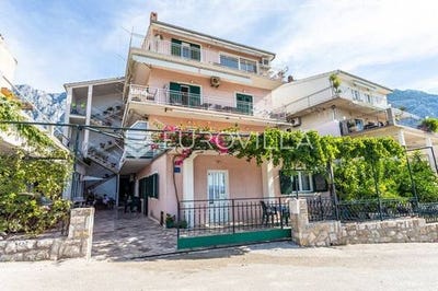/international/hr/makarska-split-dalmatia-county-120083689464/