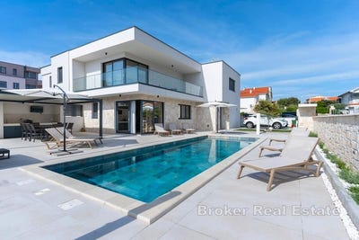 /international/hr/pag-zadar-county-310107219078/