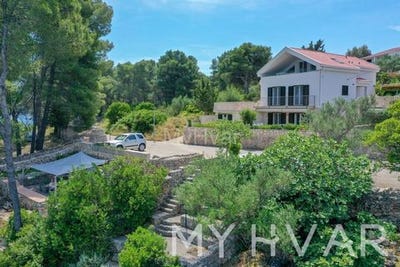/international/hr/stari-grad-split-dalmatia-county-310102747380/