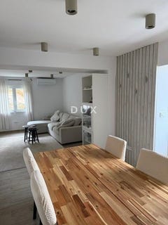 /international/hr/vis-split-dalmatia-county-310107299384/
