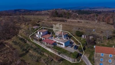 /international/hr/buje-istria-county-310106138404/