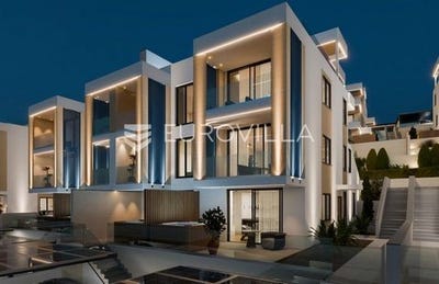 /international/hr/trogir-split-dalmatia-county-310098773033/