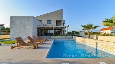 /international/hr/polinik-zadar-county-310107218349/