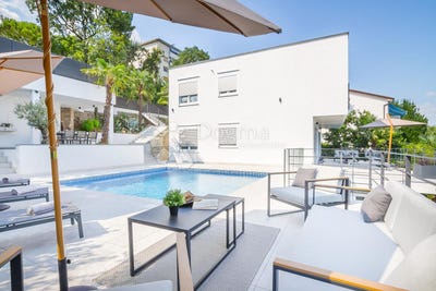 /international/hr/opatija-primorje-gorski-kotar-county-310100784379/