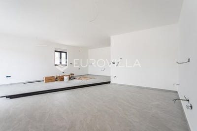 /international/hr/vodice-sibenska-ulica-310099626134/