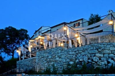 /international/hr/buje-istria-county-310108289859/