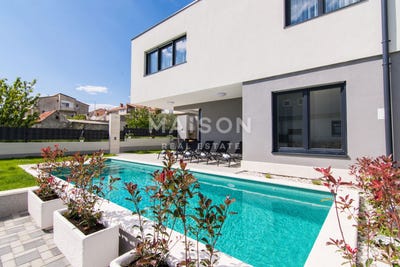 /international/hr/splitsko-dalmatinska-zupanija-split-dalmatia-county-310106965509/