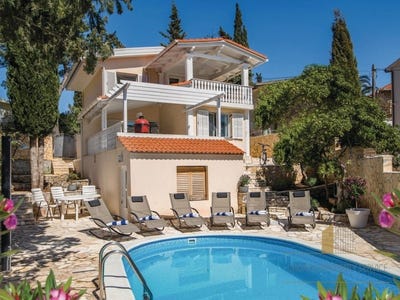 /international/hr/vrboska-split-dalmatia-county-310097614020/