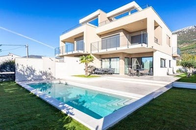 /international/hr/split-split-dalmatia-county-310102674175/