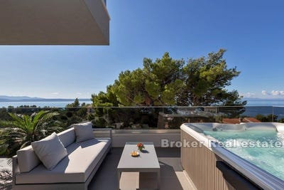 /international/hr/makarska-split-dalmatia-county-310107219640/