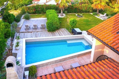 /international/hr/hvar-split-dalmatia-county-310107625036/
