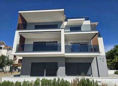 /international/hr/vodice-sibenska-ulica-310102911488/