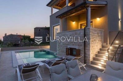 /international/hr/buje-istria-county-310107221507/