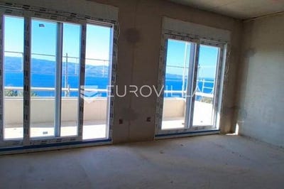 /international/hr/omis-split-dalmatia-county-310105762569/