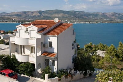 /international/hr/iovo-split-dalmatia-county-310107218512/