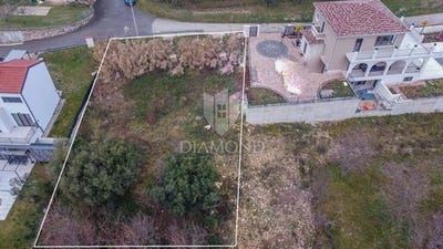 /international/hr/buje-istria-county-310105232405/