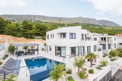 /international/hr/split-split-dalmatia-county-120083461075/