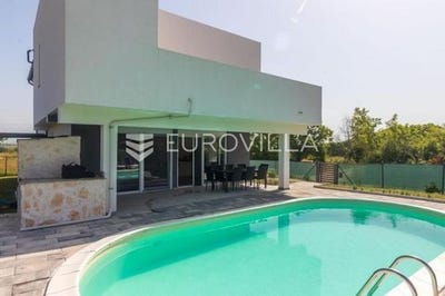 /international/hr/zadar-zadar-county-310103802540/