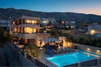 /international/hr/pag-lika-senj-county-310108405127/