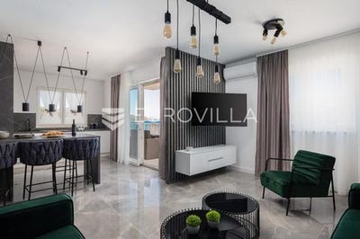 /international/hr/marina-split-dalmatia-county-120098232739/