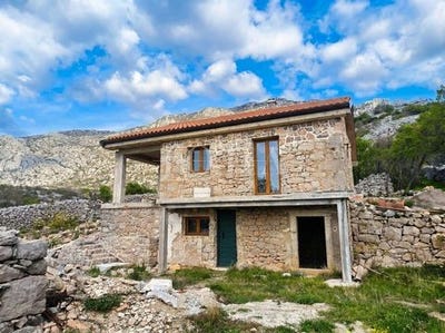 /international/hr/senj-lika-senj-county-310107374702/