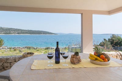 /international/hr/trogir-split-dalmatia-county-310103488002/