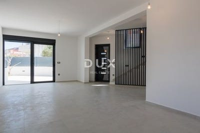 /international/hr/murter-sibenska-ulica-310108869472/