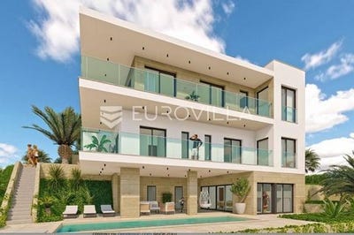 /international/hr/trogir-split-dalmatia-county-310101379204/