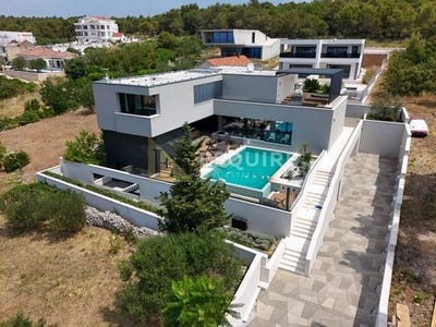 /international/hr/zadar-zadar-county-310100176357/