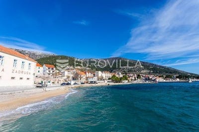 /international/hr/brac-split-dalmatia-county-120086730008/