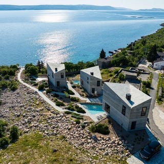 /international/hr/karlobag-lika-senj-county-310107917035/