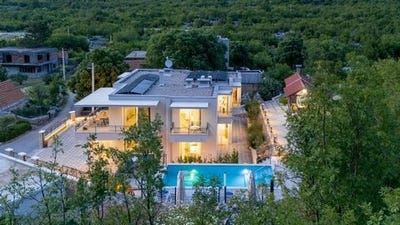 /international/hr/makarska-split-dalmatia-county-310105147849/