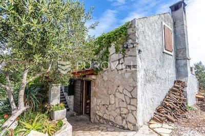 /international/hr/supetar-split-dalmatia-county-120078711875/