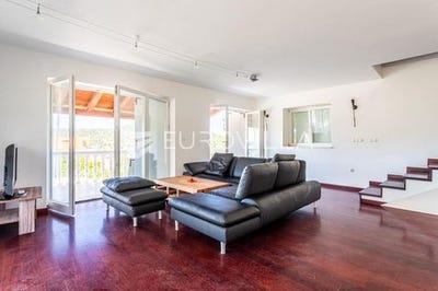 /international/hr/marina-split-dalmatia-county-310108869392/
