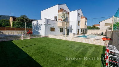 /international/hr/katel-luki-split-dalmatia-county-310107218275/