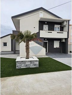 /international/hr/novalja-lika-senj-county-310105897367/