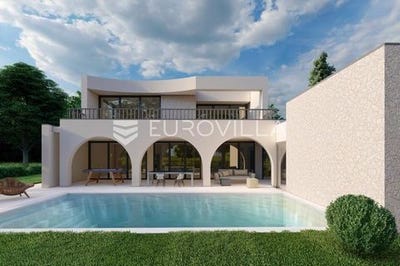 /international/hr/porec-istria-county-310109107103/