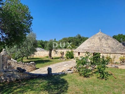 /international/hr/vodnjan-istria-county-310108162825/