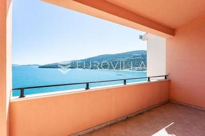 /international/hr/marina-split-dalmatia-county-120090894971/