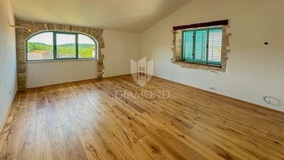 /international/hr/buje-istria-county-310106222324/