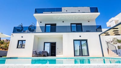 /international/hr/posedarje-zadar-county-310107219461/